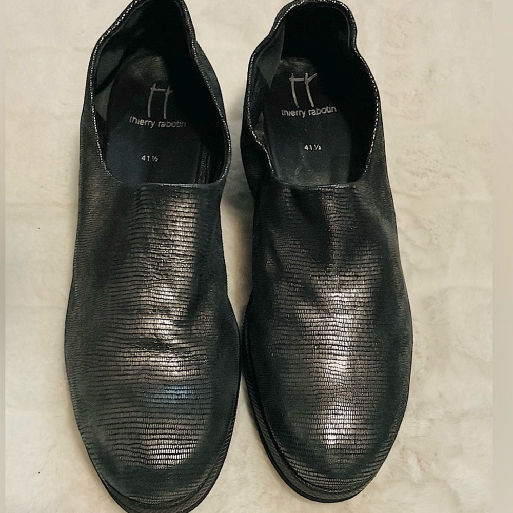 Thierry Rabotin Black Flats Slip-On Comfort